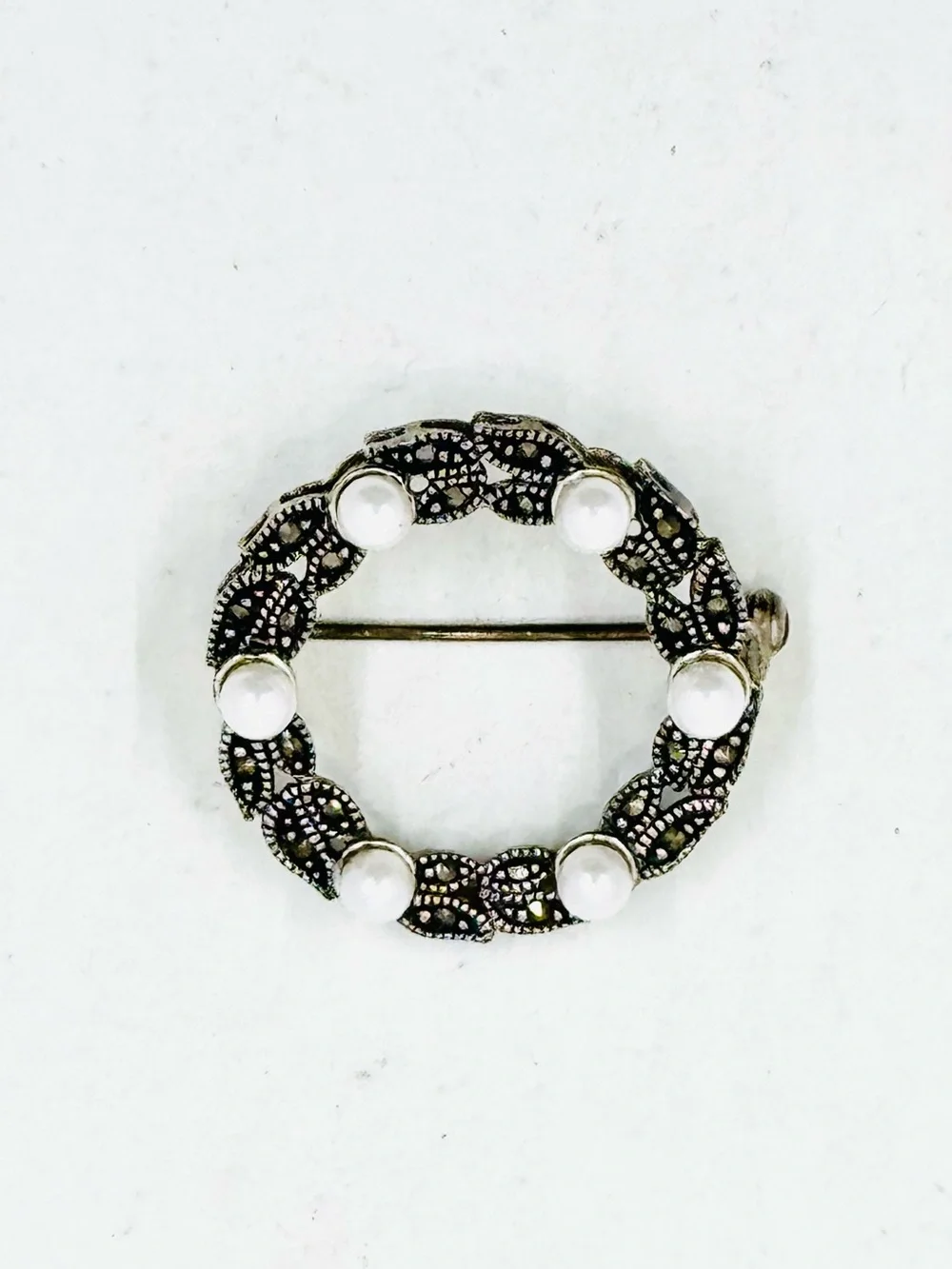 Vintage Sterling Silver Marcasite & Pearl Wreath Circle Brooch 1.25” Round